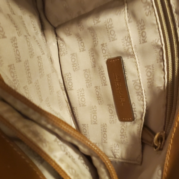 Michael Kors Magenta Tote - Picture 4 of 4